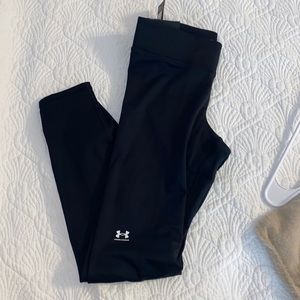 UA mid rise compression leggings